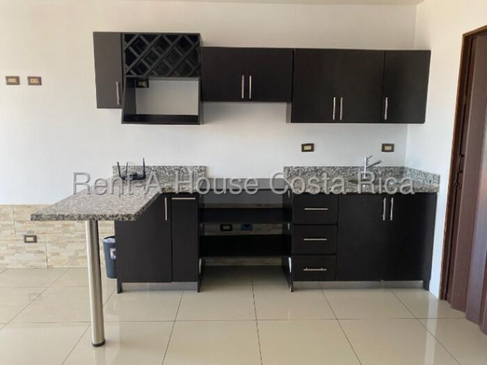 Se alquila apartamento en Ulloa Heredia 26-1432 en Ulloa, Heredia — $1,300