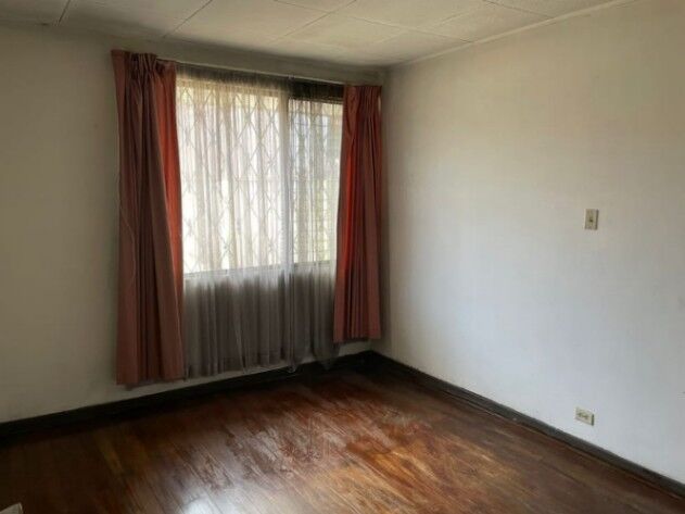 VENDO CASA EN CURRIDABAT. USO DE SUELO MIXTO en Curridabat, San José — ₡ 80 000 000