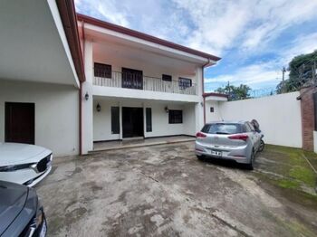 Se vende casa en San Miguel Santo Domingo 26-693 in San Miguel, Santo Domingo, Heredia — $495,000 - Photo 5 of 20