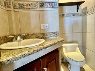 Venta de casa en Tres Ríos, San Juan- En Condominio in Tres Ríos, La Unión, Cartago — $560,000 - Photo 4 of 56