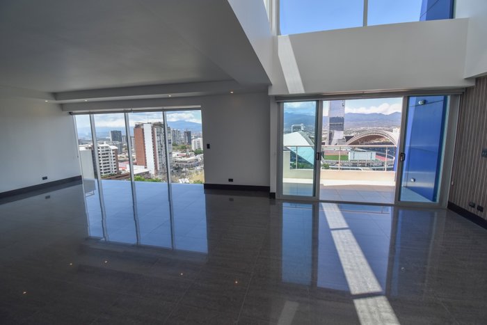 Penthouse de 3 habitaciones en La Sabana in Mata Redonda, San José — $850,000 - Photo 2 of 40