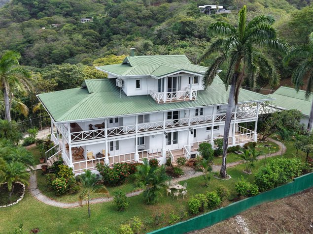 VENTA DE CASA CON GRAN TERRENO EN TAMARINDO GUANACASTE en Tamarindo, Santa Cruz, Guanacaste — $1,500,000