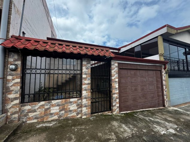 Se Vende Casa en Urbanizacion El Bosque en Oreamuno Cartago en San Rafael, Oreamuno, Cartago — ₡ 60 000 000