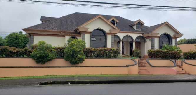 Ciudad Quesada Hermosa Residencia in Quesada, San Carlos, Alajuela — $850,000