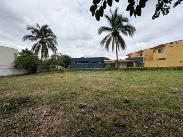 Se vende lote en Pozos Santa Ana 26-921 in Pozos, Santa Ana, San José — $165,000