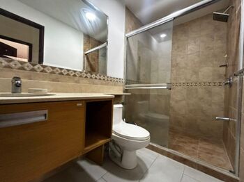Alquiler de apartamento en Condominio Avalon, Santa Ana centro. RAH 26-891  in Santa Ana, San José — $950 - Photo 5 of 16