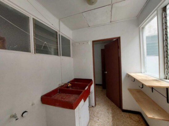 Se vende espacioso apartamento en barrio Escalante San José 25-575 in Carmen, San José — $200,000