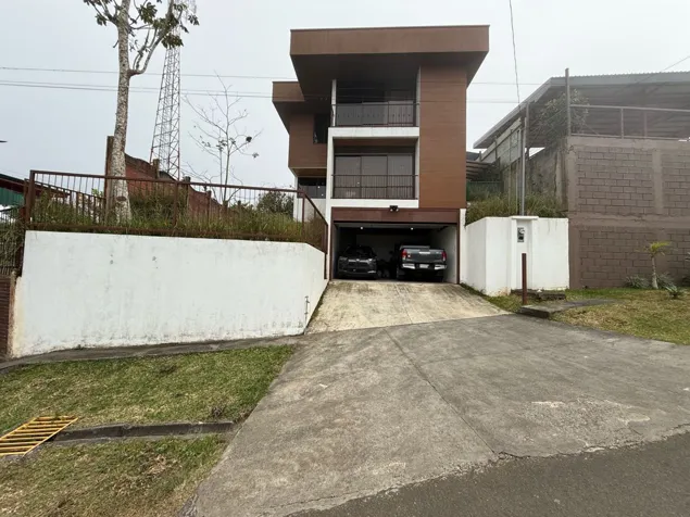 Venta de casa en San Ramón de Alajuela en San Ramón, Alajuela — ₡ 95 000 000 - Foto 3 de 32