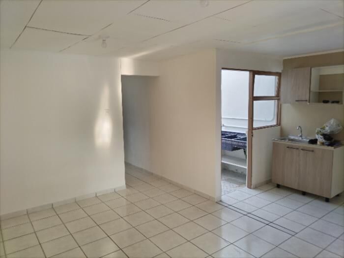 Vivienda esquinera con excelente vista, en Barrio tranquilo cerca de San José in Calle Blancos, Goicoechea, San José — ₡ 65 000 000