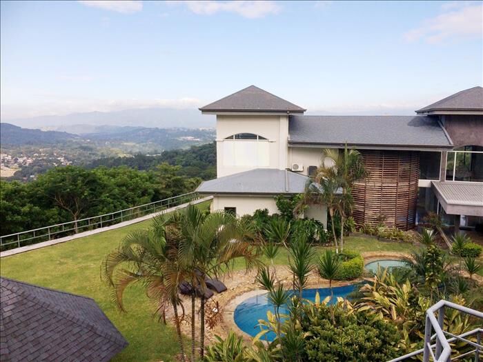 Se Vende Casa en Residencial Trinidad de Mora in Colón, Mora, San José — $995,000