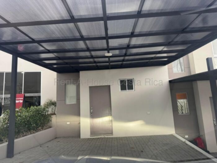 Venta de Casa en Montes de Oca-San Rafael. RAH 27-178 en San Rafael, Montes De Oca, San José — $225,000