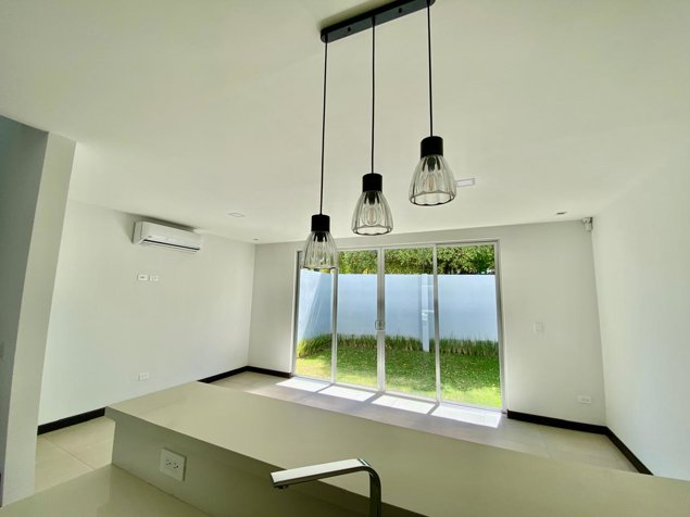 VENTA CASA  NUEVA DELUXE  SAN ANTONIO DESAMAPARADOS SAN JOSÉ in San Antonio, Desamparados, San José — ₡ 123 000 000