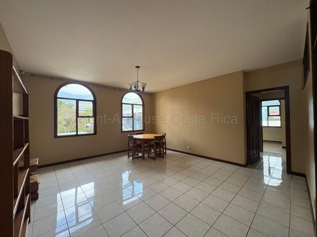 Alquiler de Apartamento de 3 Habitaciones en el Centro de Escazú #27-283 GS in Escazú, San José — $1,000