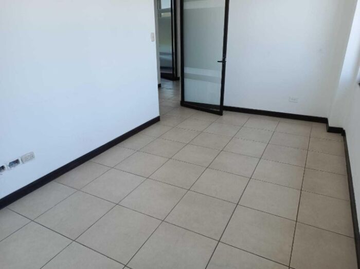 Alquiler de Practica Oficina en Escazú / Mls. 23-2993 OFC JB en Escazú, San José — $2,960
