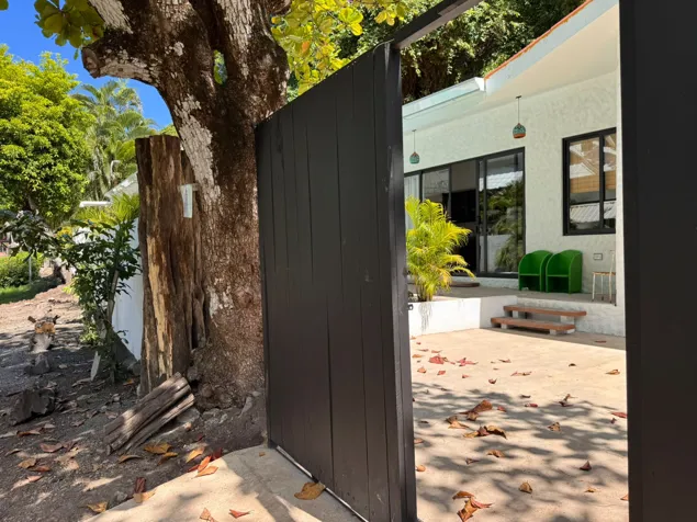 VENTA $285,000 TIVIVES CASA DE PLAYA NUEVA VHPRO-CV305 in San Juan Grande, Esparza, Puntarenas — $285,000