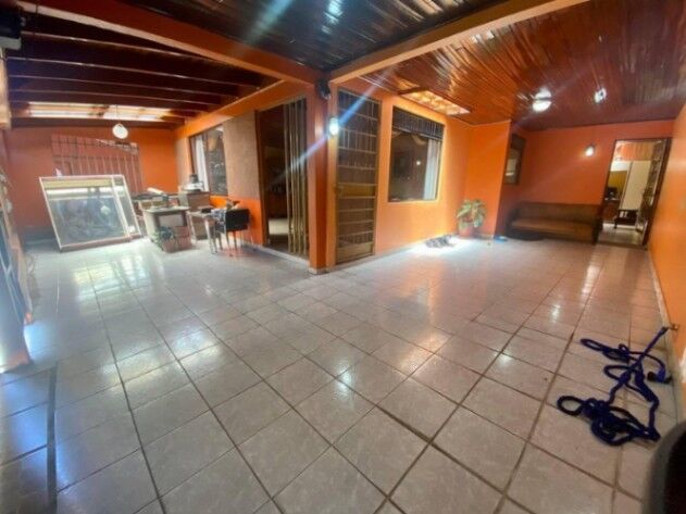Se vende casa con uso de suelo mixto en Heredia Centro 25-455 in Heredia — ₡ 120 000 000 - Photo 2 of 21