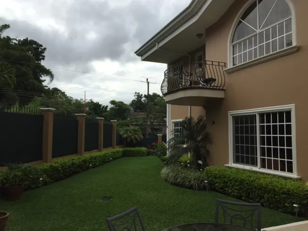 Venta o Alquiler Casa en Ayarco - Curridabat RG1244 en Curridabat, San José — $650,000