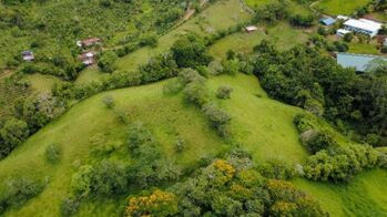 Casa con Briza y Potrero en Daniel Flores, Pérez Zeledón, San José — $240,000 - Foto 5 de 7