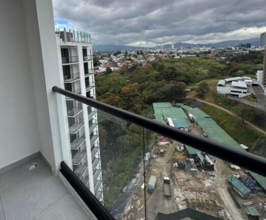 Venta de Penthouse en Núcleo Sabana, San José. RAH 25-1988 in Merced, San José — $255,000