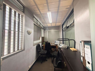 Edificio de Oficinas en Barrio Naciones Unidas - Foto 3 de 3