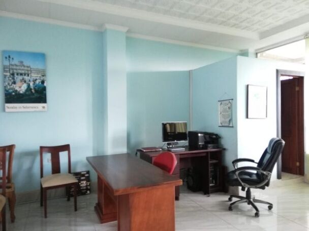 Se vende amplio edificio comercial en Mata Redonda San José 22-2560 in Mata Redonda, San José — $490,000