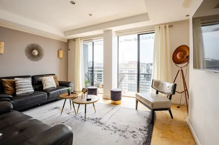 Exclusivo Apartamento Amoblado en Trejos Montealegre, Escazú in Escazú, San José — $2,500 - Photo 2 of 18