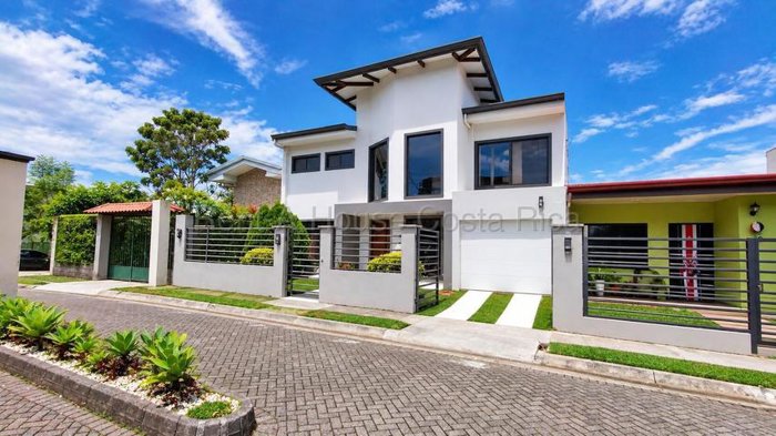 Venta de Casa en San Pedro de Poás, Alajuela. RAH 27-841 in San Pedro, Poás, Alajuela — ₡ 160 000 000
