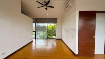Venta | Casa de 3 habitaciones con hermosa vista en Piedades de Santa Ana #27-132 GS en Piedades, Santa Ana, San José — $245,000 - Foto 4 de 14