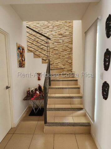 Se alquila casa en Santa Ana San José 26-1439 en Pozos, Santa Ana, San José — $1,600