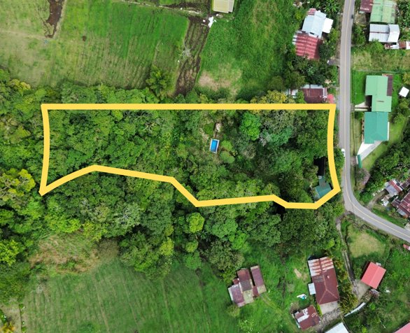 Chalet con Piscina en Venta Santa Cruz Turrialba Terreno 4.313 m² in Turrialba, Cartago — $115,000