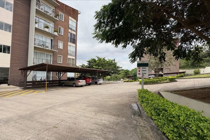 Apartamento en venta en Condominio Los Volcanes, San Pablo de Heredia in Rincón Sabanilla, San Pablo, Heredia — $145,000