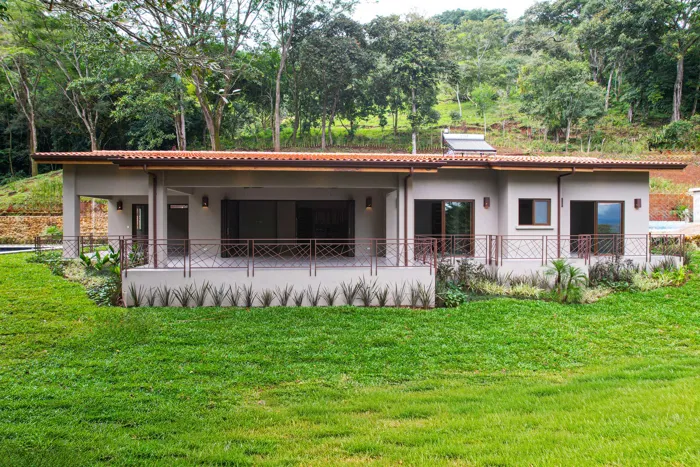 Brand-New Contemporary Home with View – Atenas in San José, Atenas, Alajuela — $845,000