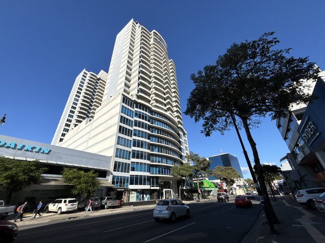 VENTA DE OFI DE 60 M², 3P/1B Y BODEGA EN TORRES PASEO COLÓN in Merced, San José — $186,500