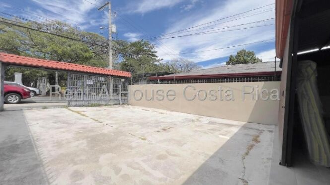 Venta de Propiedad con Uso de Suelo Mixto en Santa Ana. RAH 26-1478 in Santa Ana, San José — $272,000