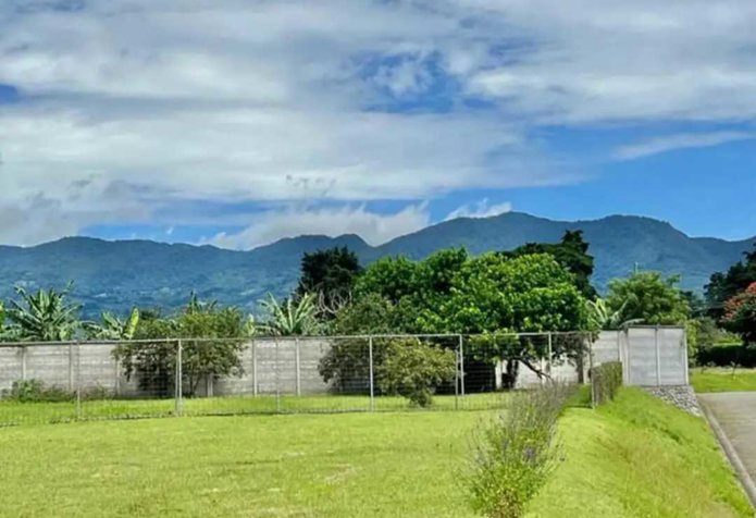 VENDO HERMOSO LOTE PLANO ESQUINERO EN RESIDENCIAL PRIVADO en Santo Domingo, Heredia — ₡ 160 000 000 - Foto 3 de 8