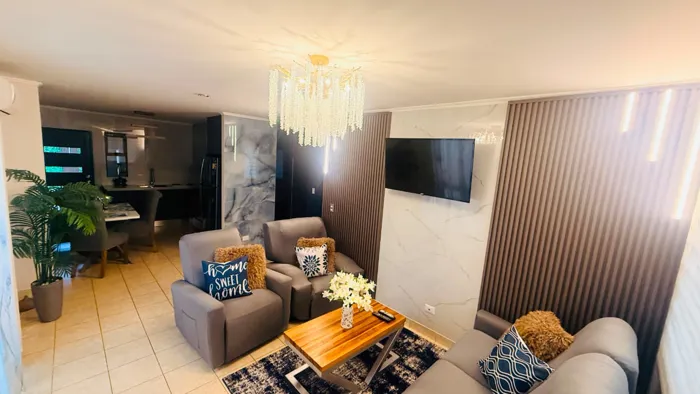 Casa amoblada Condominio Jadin Real en Guácima, Alajuela — $210,000 - Foto 3 de 13