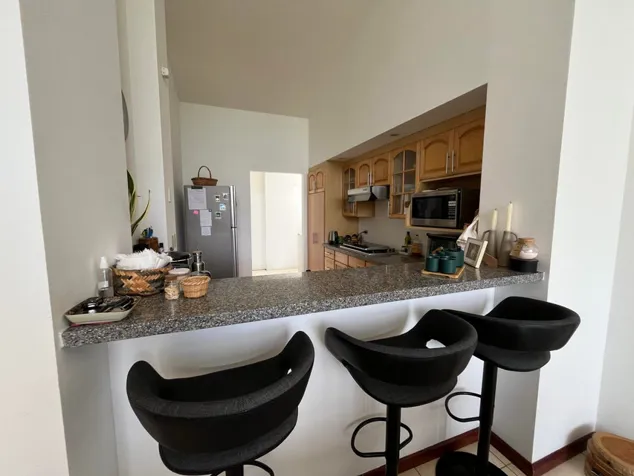Venta de Apartamento en Santa Ana. RAH 26-718 PRECIO REBAJADO en Santa Ana, San José — $230,000 - Foto 2 de 6
