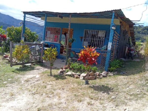 BELLA PROPIEDAD Y 2 CABAÑAS EN SAN IGNACIO DE ACOSTA.  in San Ignacio, Acosta, San José — ₡ 30 000 000