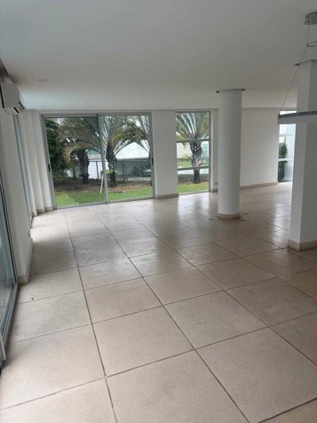 VENDO HERMOSA CASA ESTILO CONTEMPORÁNEO, EN CONDOMINIO, ESCAZU en Escazú, San José — $690,000 - Foto 2 de 27