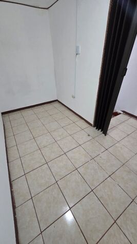 Casa Remodelada De 2 Pisos, (zona Céntrica Y Tranquila) SE ACEPTAN MASCOTAS en Pavas, San José — ₡ 250 000