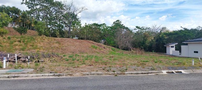937m2 Lot A34 at Costa Dorada flat ready to build partial ocean view en Cuajiniquil, Santa Cruz, Guanacaste — $120,000 - Foto 3 de 12