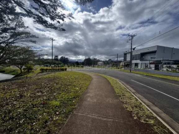 Hermoso Lote en venta frente al lago-Paraiso,Cartago  en Paraíso, Cartago — ₡ 97 000 000