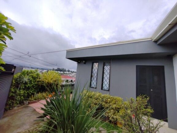 VENTA de  casa + apartamento en San Juan de Tibas/25-283 in San Juan, Tibás, San José — $265,000