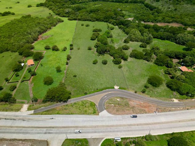 Terreno comercial sobre Ruta 1 en Cañas | 46.874 m² in Cañas, Guanacaste — $610,000 - Photo 2 of 14