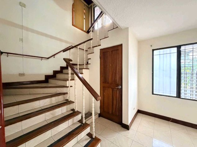 CASA ESQUINERA EN ROHRMOSER CON USO DE SUELO MIXTO. in Pavas, San José — ₡ 325 000 000 - Photo 2 of 44