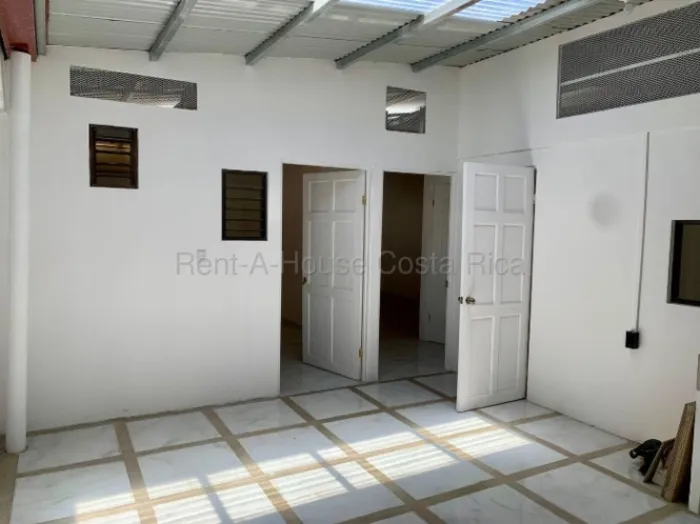 Propiedad en venta con 4 apartamentos tipo estudio ideal para inversión en Cartago #26-1859 GS en Guadalupe, Cartago — $202,000 - Foto 3 de 8