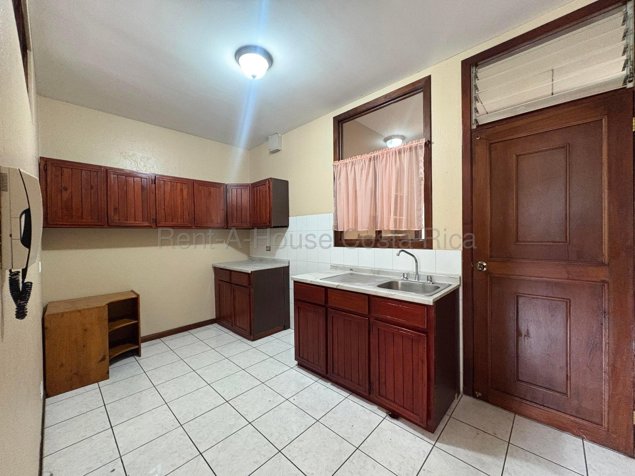 Alquiler de Apartamento de 3 Habitaciones en el Centro de Escazú #27-283 GS in Escazú, San José — $1,000