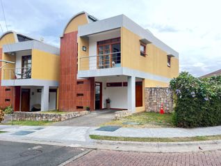 Venta Town House, Escazu Bello Horizonte Costa Rica en San Antonio, Escazú, San José — $225,000 - Foto 2 de 41