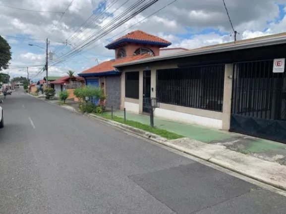 Se vende espaciosa casa para inversion en Mercedes Sur 23-1919 en Mercedes, Heredia — ₡ 98 000 000 - Foto 2 de 22