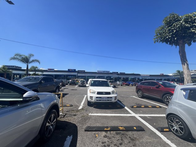 LOCAL COMERCIAL NOVACENTRO - OPORTUNIDAD en Guadalupe, Goicoechea, San José — $2,500